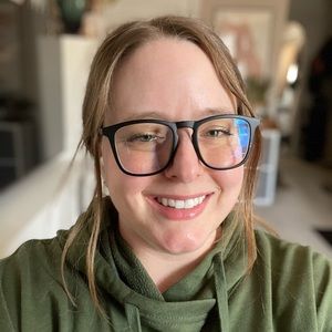 Meet your Posher, Emilie